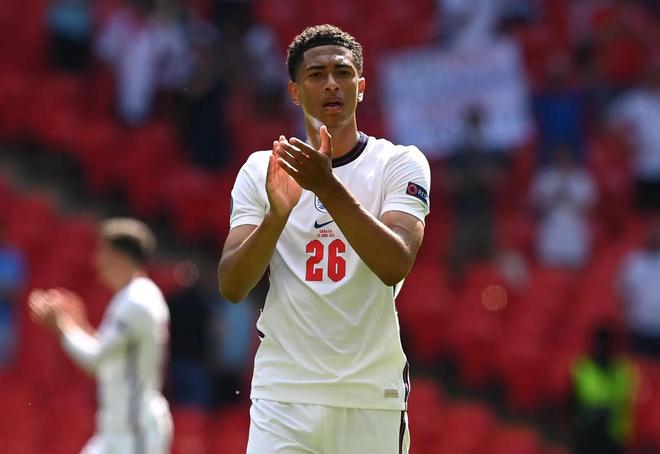 梅西：我们是冠军！感谢阿尔巴和布斯克茨在这段冒险中陪伴我