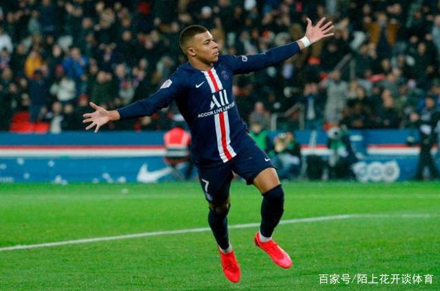 吴少聪女友晒足协杯冠军奖牌：男朋友带的苏州特产