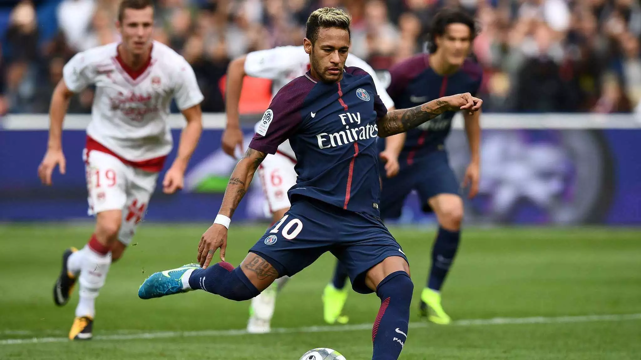 落下风，巴萨9次客场对阵比利时球队输5场